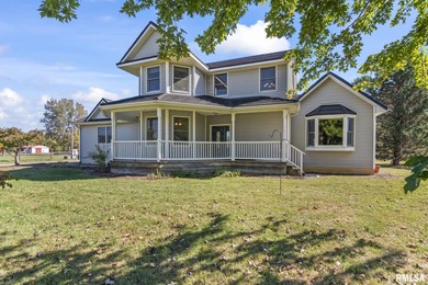 (private lake, pond, creek) Home For Sale in Rochester Illinois