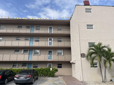 (private lake, pond, creek) Condo For Sale in Palm Springs Florida