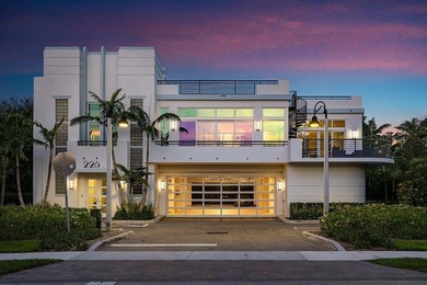 Contemporary Art Deco free-standing building offering true - photo 1