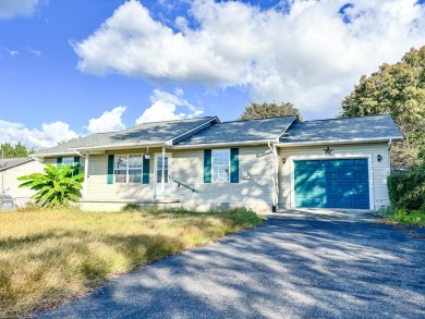 (private lake, pond, creek) Home For Sale in Crossville Tennessee