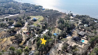 Welcome to an exceptional waterfront opportunity in the heart of - photo 9