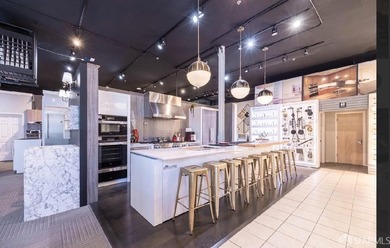 Located in the heart of San Francisco's vibrant Valencia - photo 5