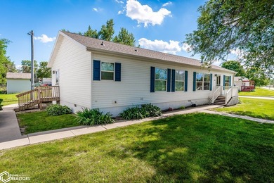 3 Bedrooms, 2 Baths and lots of space with 1512 sq. ft all on - photo 3