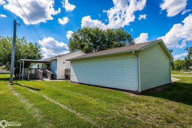 3 Bedrooms, 2 Baths and lots of space with 1512 sq. ft all on - photo 4