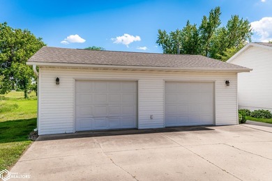 3 Bedrooms, 2 Baths and lots of space with 1512 sq. ft all on - photo 7