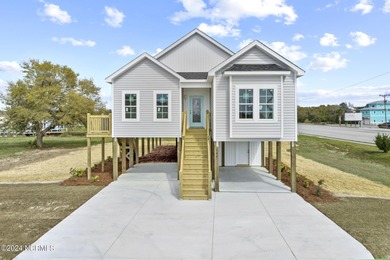 White Oak River - Carteret County Home For Sale in Cedar Point North Carolina