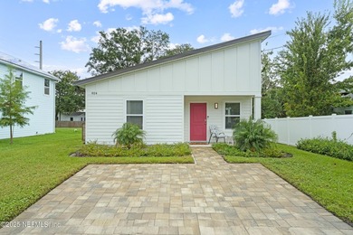 Step into this beautifully crafted new construction home - photo 2