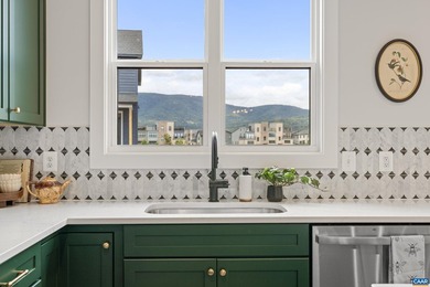 PRESALE 2026 DEVLIVERY. END UNIT. The Avon is a modern townhome - photo 16