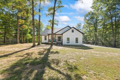 (private lake, pond, creek) Home For Sale in Jamestown Tennessee