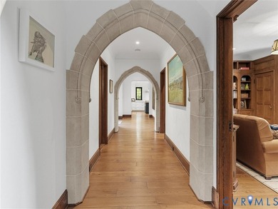 Known historically as the Hummel House, or Hill Crest by the - photo 34