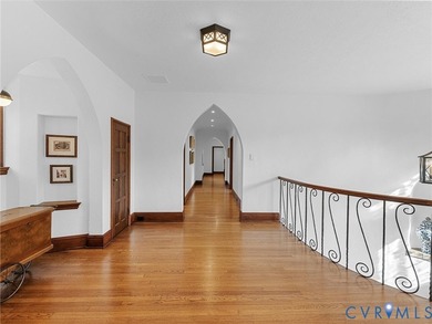 Known historically as the Hummel House, or Hill Crest by the - photo 44
