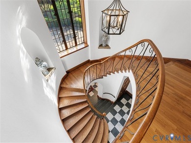 Known historically as the Hummel House, or Hill Crest by the - photo 45