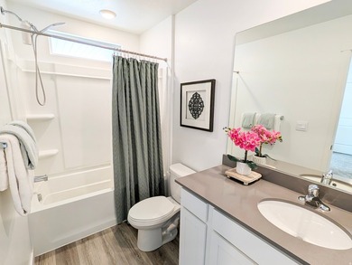 Stunning 2-year-old townhome in like-new condition! 2,187 sq ft - photo 11