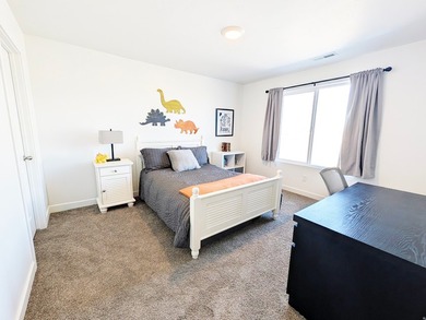 Stunning 2-year-old townhome in like-new condition! 2,187 sq ft - photo 12