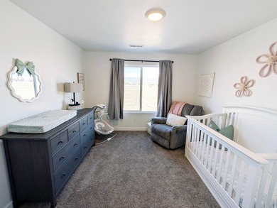 Stunning 2-year-old townhome in like-new condition! 2,187 sq ft - photo 13