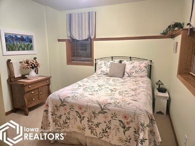 The Perfect Blend of Town and Country Living! This spacious - photo 26