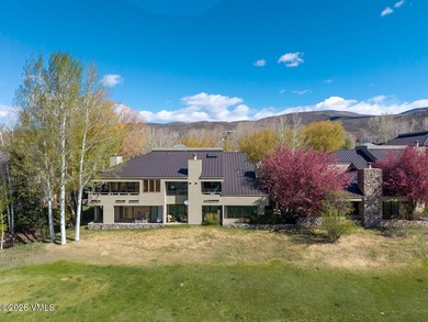 Unobstructed views of the Arrowhead ski slopes highlight this - photo 31