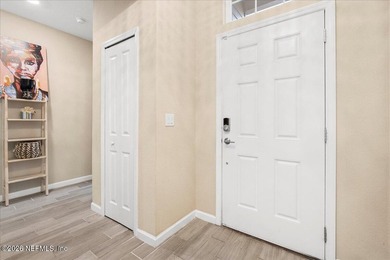 Welcome home to this well-maintained and immaculate 4-bedroom, 3 - photo 7