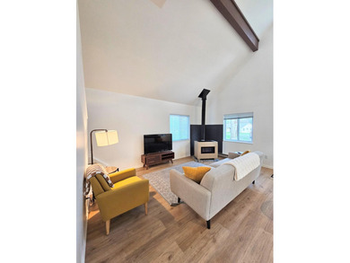 Charming and well-maintained home in a quiet Houghton Lake - photo 4