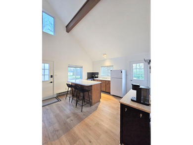 Charming and well-maintained home in a quiet Houghton Lake - photo 7