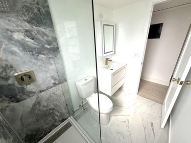 Spectacular & Move-in Ready First floor corner unit in 55+ - photo 7