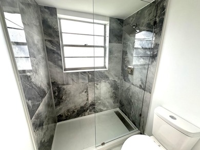 Spectacular & Move-in Ready First floor corner unit in 55+ - photo 8