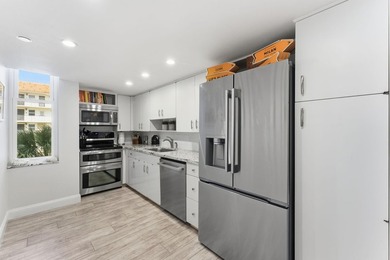 Rarely Available! DIRECT OCEAN VIEWS! Corner Unit 2 Bedroom/2 - photo 6