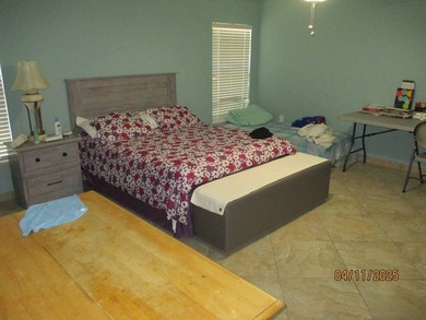 ~ LAKE OKEECHOBEE ACCESS- CHARMING 4 bedroom 2 bathroom CBS home - photo 22