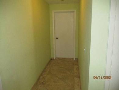 ~ LAKE OKEECHOBEE ACCESS- CHARMING 4 bedroom 2 bathroom CBS home - photo 26