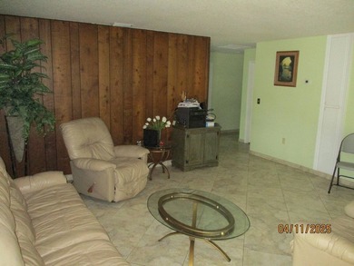 ~ LAKE OKEECHOBEE ACCESS- CHARMING 4 bedroom 2 bathroom CBS home - photo 27