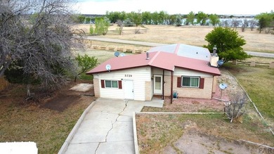 Perfectly positioned across from beautiful Lake Beckwith, this - photo 1