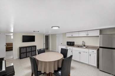 Turn-Key Perfection in the Heart of Pelham Bay! Welcome home to - photo 33
