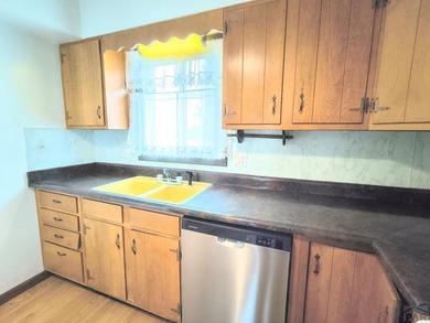 Perfectly positioned across from beautiful Lake Beckwith, this - photo 8