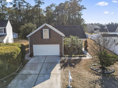 Welcome to this beautifully fully renovated 3 bedrooms, 2 and a - photo 41
