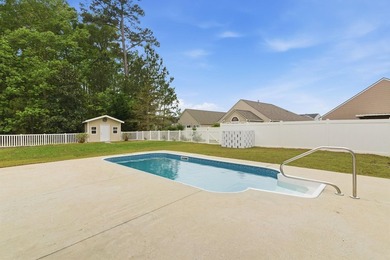 Welcome to this beautifully fully renovated 3 bedrooms, 2 and a - photo 42