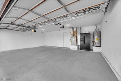 Luxury house with RV space. What you deserve is this amazing