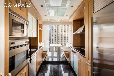 This exceptional residence occupies a prized position within one - photo 7