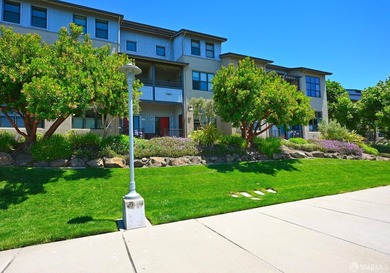Rare opportunity to enjoy true waterfront living in the Bay - photo 2