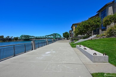 Rare opportunity to enjoy true waterfront living in the Bay - photo 7