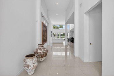 A wonderful, very clean house, very high living room ceiling and - photo 5