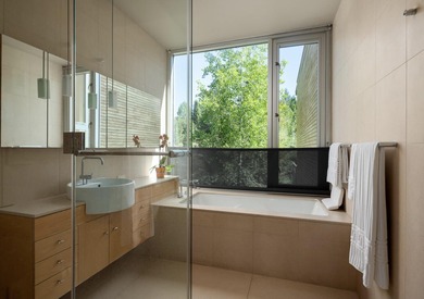 Experience luxury mountain living in this stunning Ketchum home - photo 12