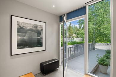 Experience luxury mountain living in this stunning Ketchum home - photo 14