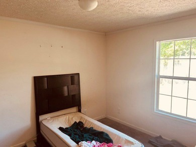 Welcome to this inviting single-level home perfectly positioned - photo 7