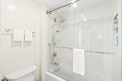 Fabulous 3/2 townhome in Wellesley of Lake Clarke Shores - photo 17