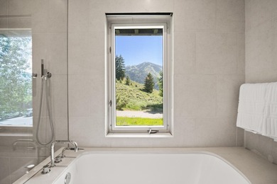 Experience luxury mountain living in this stunning Ketchum home - photo 22