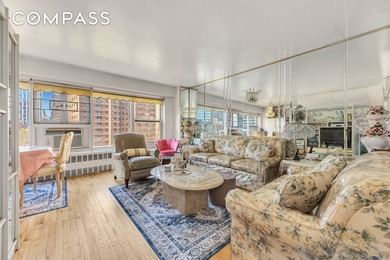 Enter through a warm and welcoming foyer into a generous living - photo 8