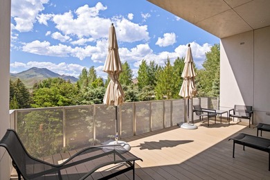 Experience luxury mountain living in this stunning Ketchum home - photo 32