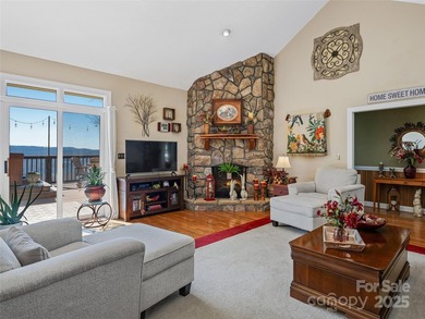 Introducing 288 Hawks Point to the market. This spacious 3,000+ - photo 2