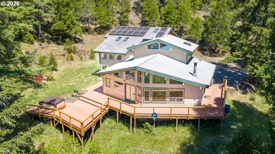 Incredible mountain retreat! This beautiful Lindal Cedar-style - photo 1