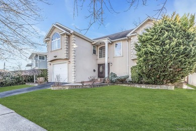 Welcome to this beautiful Colonial-style home located in the - photo 2